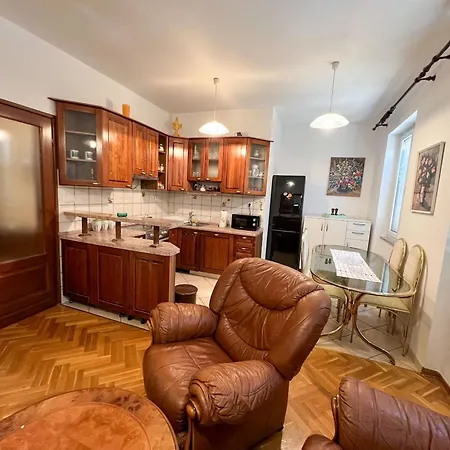 Vlasta Apartment *
